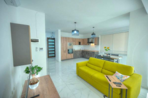 Spacious and cozy 1 bedroom near seafront PCAL1-1